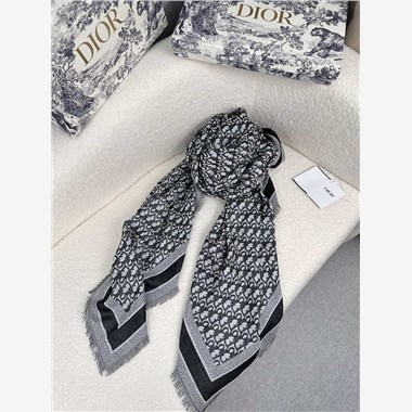 DIOR  2026秋冬新款時尚圍巾 尺寸：140-140