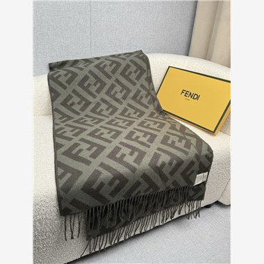 FENDI   2026秋冬新款時尚圍巾   尺寸：200-50