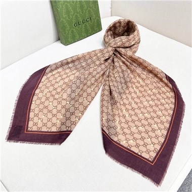 GUCCI   2026秋冬新款時尚圍巾   尺寸：140-140