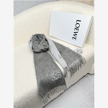 LOEWE  2026秋冬新款時尚圍巾   尺寸：180-30