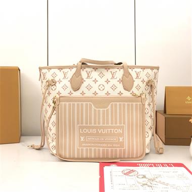 LOUIS VUITTON  2026新款女生時尚包包   尺寸：31 × 28 × 14CM