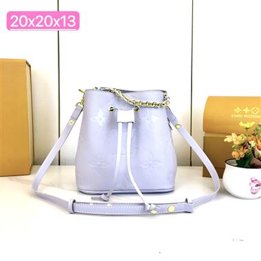 LOUIS VUITTON  2026新款女生時尚包包   尺寸：20*20*13CM
