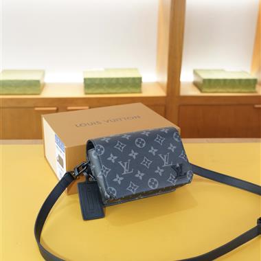 LOUIS VUITTON   2026新款男生時尚包包 尺寸：17x12x7CM