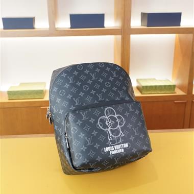 LOUIS VUITTON    2026新款男生時尚包包 尺寸：28x38x18CM