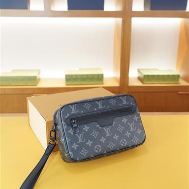 LOUIS VUITTON   2026新款男生時尚包包 尺寸：24x14x6CM