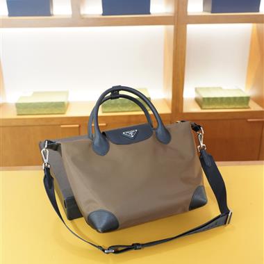 PRADA   2026新款男生時尚包包 尺寸：27x22x15CM
