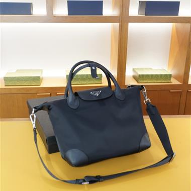 PRADA   2026新款男生時尚包包 尺寸：27x22x15CM