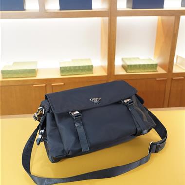 PRADA   2026新款男生時尚包包 尺寸：40x26x20CM