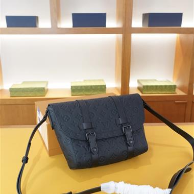 LOUIS VUITTON   2026新款男生時尚包包 尺寸：30x22x9CM