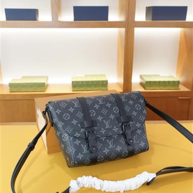 LOUIS VUITTON   2026新款男生時尚包包 尺寸：30x22x9CM