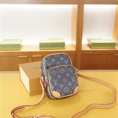 LOUIS VUITTON   2026新款男生時尚包包 尺寸：13x18x7CM