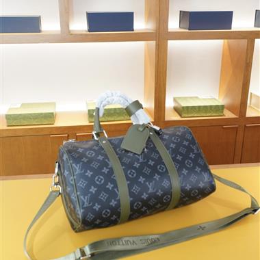 LOUIS VUITTON   2026新款男生時尚包包 尺寸：35x20x16CM