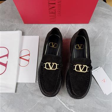 Valentino    2026新款女生休閒時尚鞋子