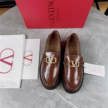 Valentino    2026新款女生休閒時尚鞋子