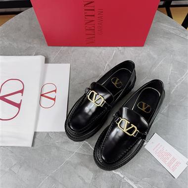 Valentino    2026新款女生休閒時尚鞋子