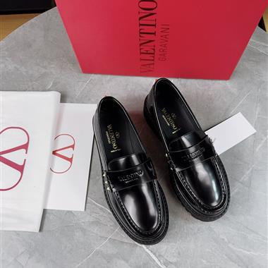 Valentino    2026新款女生休閒時尚鞋子