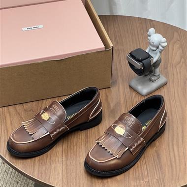 MIUMIU   2026新款女生休閒時尚鞋子