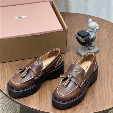 MIUMIU   2026新款女生休閒時尚鞋子