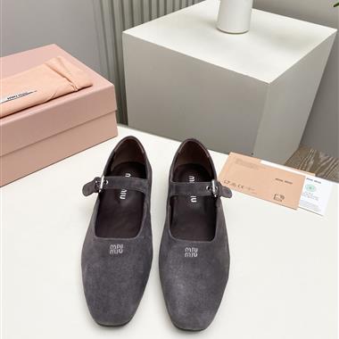 MIUMIU   2026新款女生休閒時尚鞋子