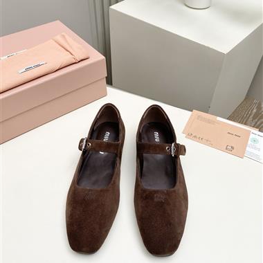 MIUMIU   2026新款女生休閒時尚鞋子