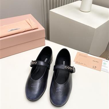 MIUMIU   2026新款女生休閒時尚鞋子