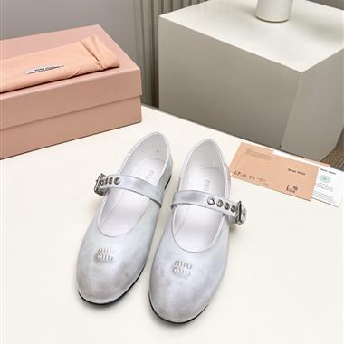MIUMIU   2026新款女生休閒時尚鞋子