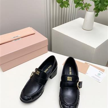 MIUMIU   2026新款女生休閒時尚鞋子