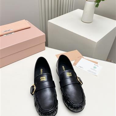 MIUMIU   2026新款女生休閒時尚鞋子