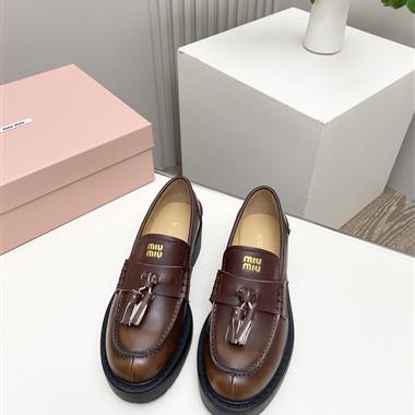 MIUMIU   2026新款女生休閒時尚鞋子