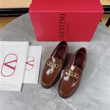 Valentino    2026新款女生休閒時尚鞋子