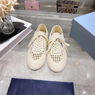 PRADA    2026新款女生休閒時尚鞋子