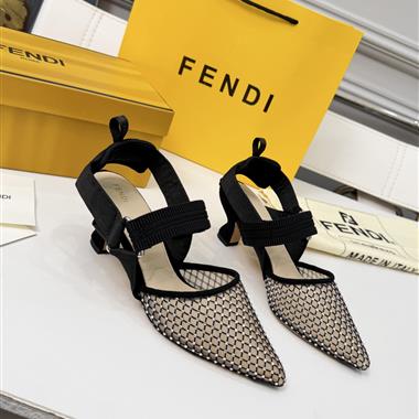 FENDI   2026新款女生休閒時尚鞋子