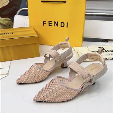 FENDI   2026新款女生休閒時尚鞋子
