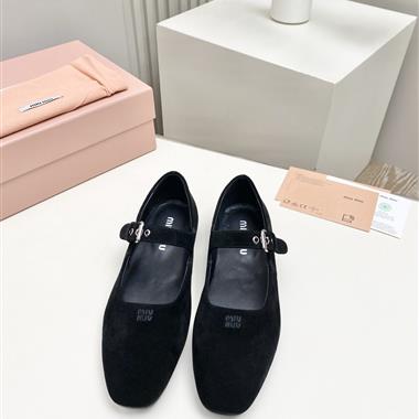 MIUMIU   2026新款女生休閒時尚鞋子