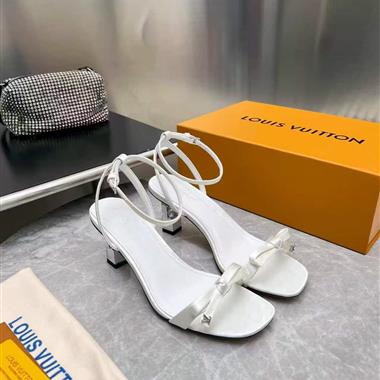 Louis Vuitton    2026新款女生休閒時尚鞋子