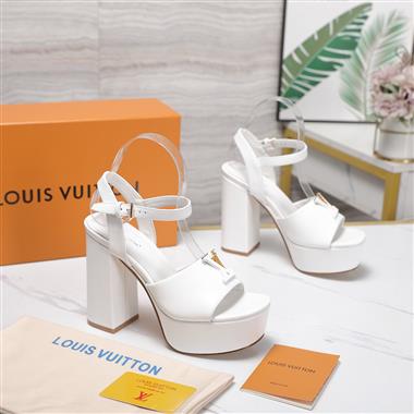 Louis Vuitton    2026新款女生休閒時尚鞋子