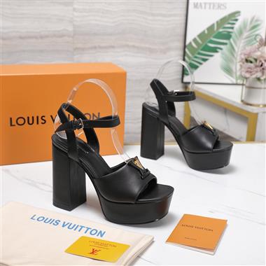 Louis Vuitton    2026新款女生休閒時尚鞋子