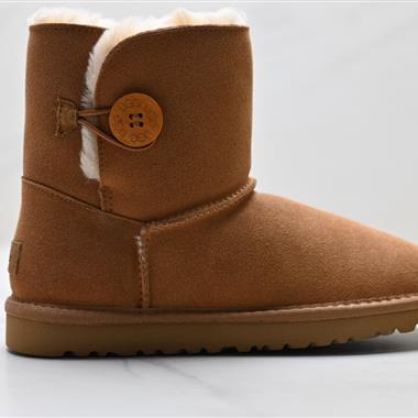 UGG BAILEY BUTTON II BOOST 羊皮保暖 皮毛一體加絨 迷你單扣 雪地靴