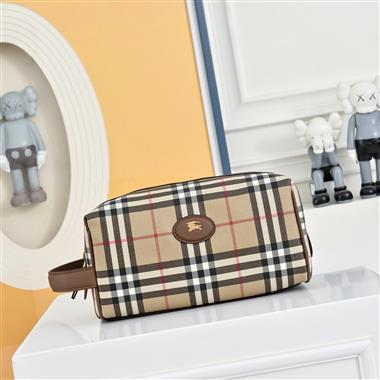 BURBERRY   2026新款女生時尚包包   尺寸：22*13CM