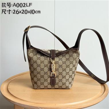GUCCI   2026新款女生時尚包包   尺寸：26*20*10CM