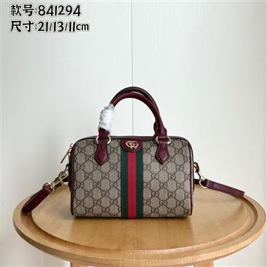GUCCI   2026新款女生時尚包包   尺寸：21*13*11CM