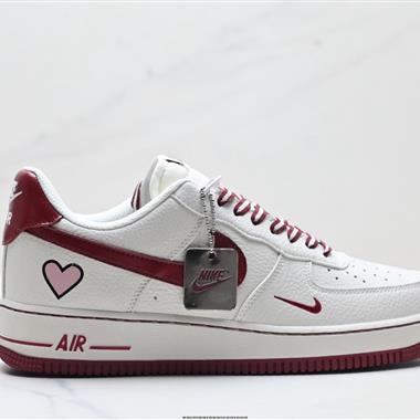 NIKE AIR FORCE 1‘07