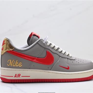 NIKE AIR FORCE 1‘07