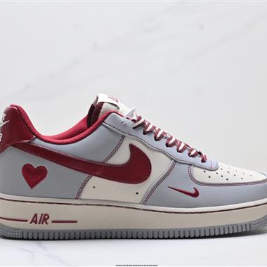 NIKE AIR FORCE 1‘07